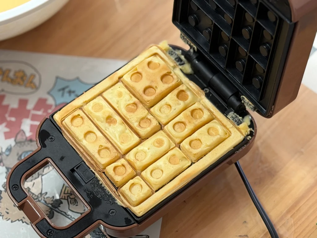 ブロック型カステラを焼く様子