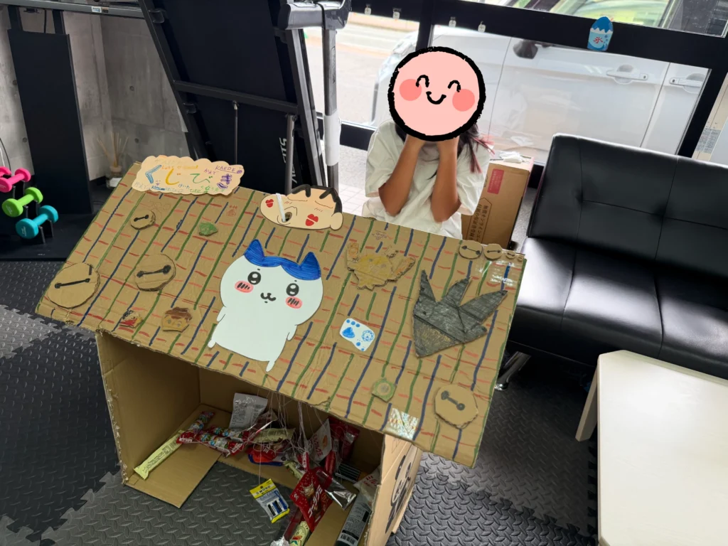 くじ引き担当の女子児童